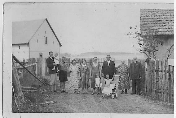 Friedrich Bursian (Leftmost) with Francisca Kasior and others.  Taken about 1935